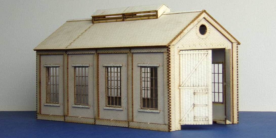 B 00-09 OO gauge small single track engine shed with square windows Single track engine shed for small engines.
